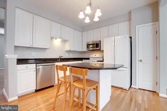 Building Photo - 14274 Glade Spring Dr