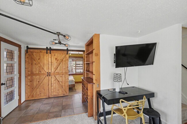 Foto del edificio - 358 S 8th St