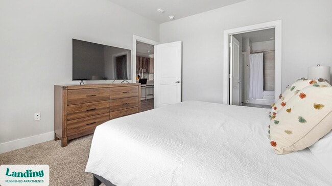 Building Photo - 24002 Colonial Pkwy