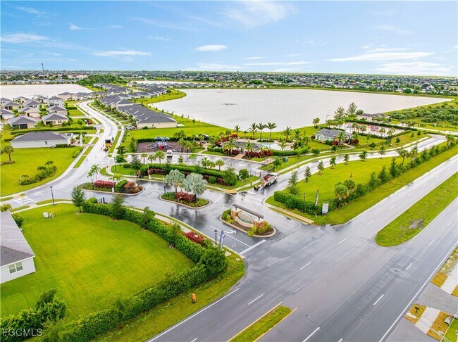 Foto del edificio - 879 Stonewater Lk Ter