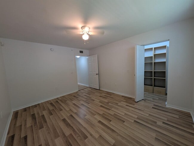 Building Photo - 5001 Wiles Rd