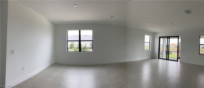 Foto del edificio - 20198 Hartford Blvd