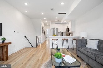 Building Photo - 3106 Clifford St