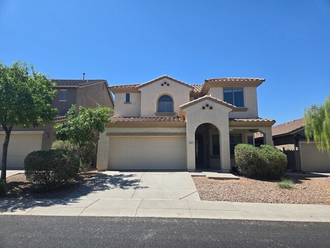 Foto del edificio - Spacious 4 bed, 3 full bath home in New Ri...