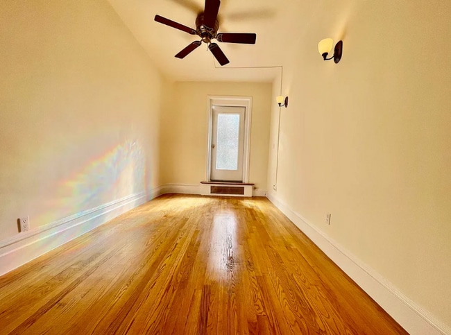 Building Photo - 22 W 68th St