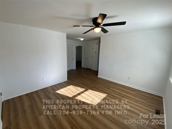 Foto del edificio - 3818 Vanderburg Dr