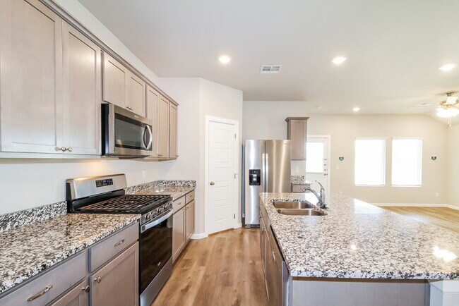Building Photo - 10413 SW 39th St