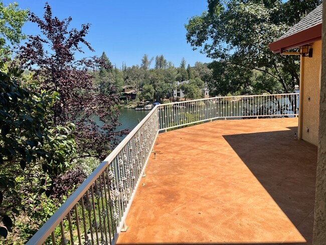 Building Photo - 18098 Chaparral Dr