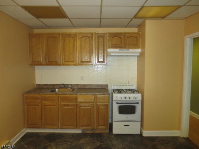 Building Photo - 601 Van Houten Ave