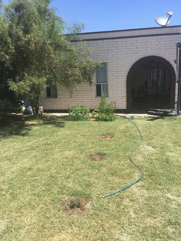 Triplex en 1149 N April Cir - 1149 N April Cir