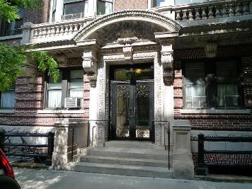 Building Photo - 611 W 111th St
