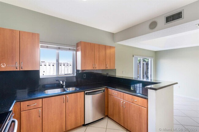 Building Photo - 8381 SW 124th Ave