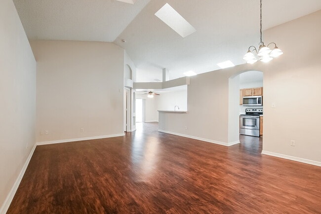 Building Photo - 92 Pine Forest Pl