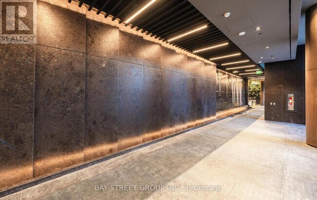 Photo du bâtiment - 110 Broadway Ave