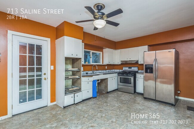 Building Photo - Beautiful 2 bed 1 bath Home! - HALF OFF 1S...