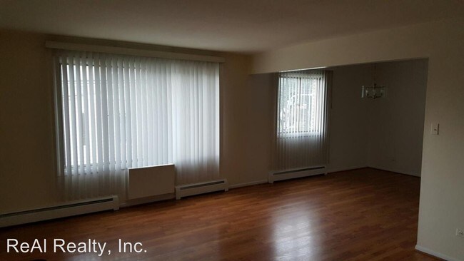 Building Photo - 2205 E 87th St