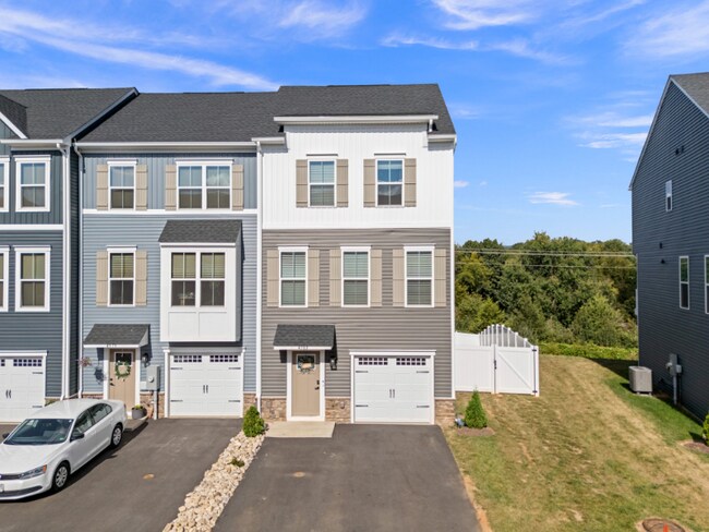 Building Photo - 4583 Drysdale St