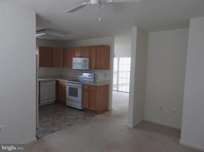 Building Photo - 595 Cawley Dr