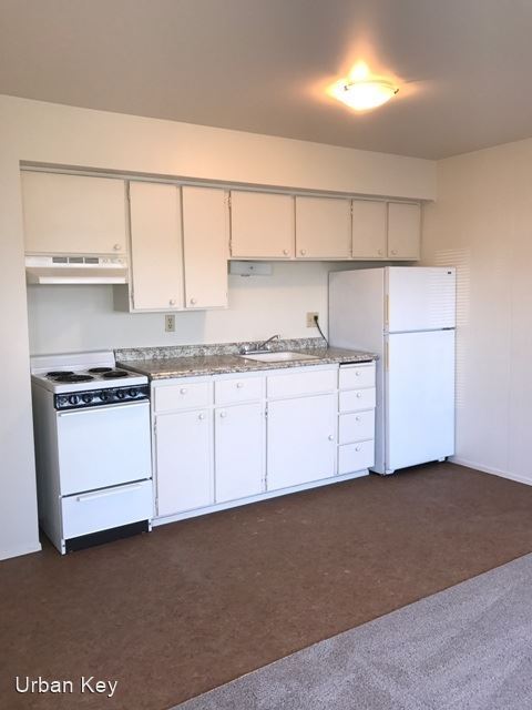 Building Photo - Studio, 1 bath Apartment - 2352 Alki Ave SW