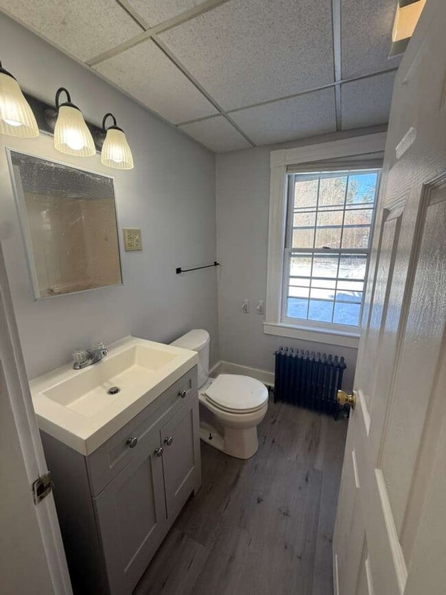 Building Photo - 66 Main St