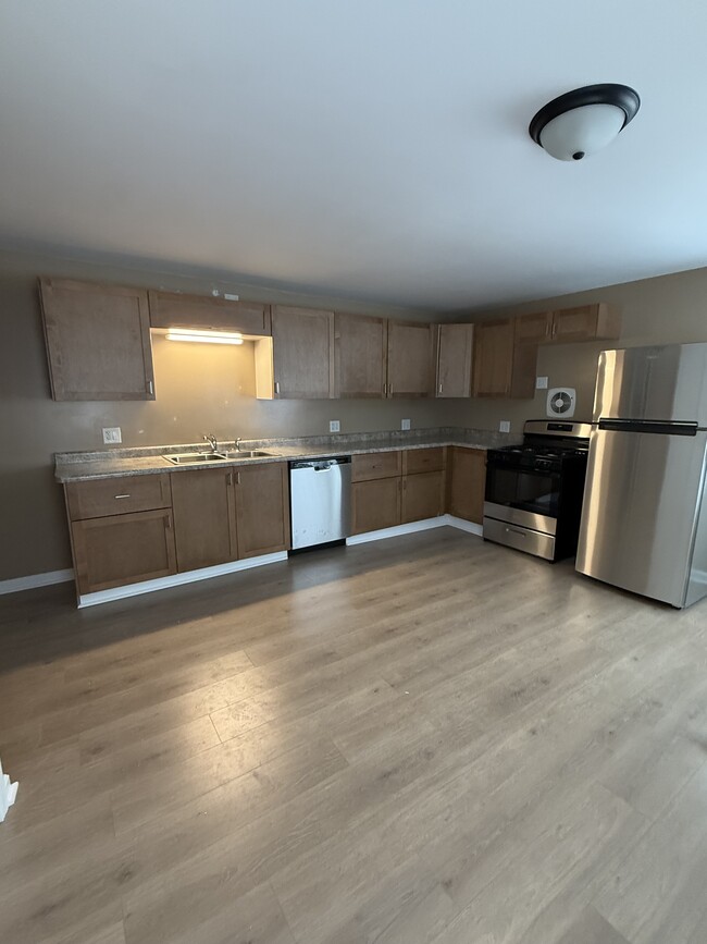 Building Photo - 903 Grandview Ave