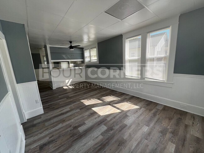 Foto del edificio - Maple Ave Duplex Apartments