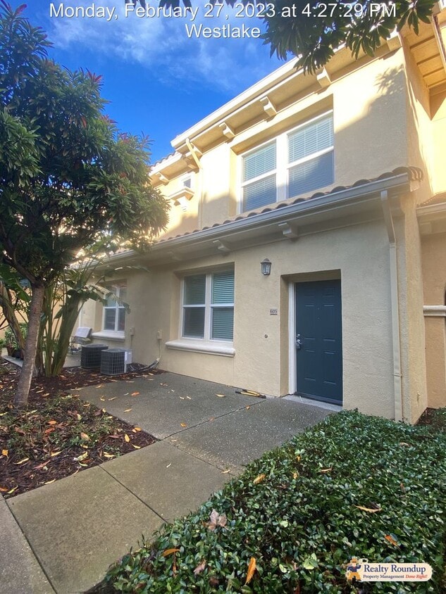 Pristine Condo with New Carpet and Dual Master Suites - Pristine Condo with New Carpet and Dual Master Suites