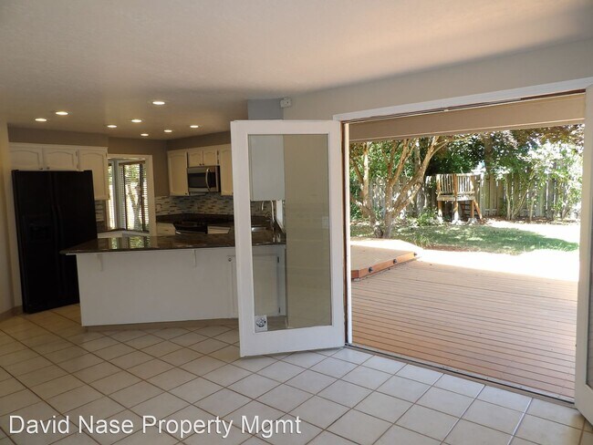 Foto del edificio - 21171 NW Wapinitia Ln