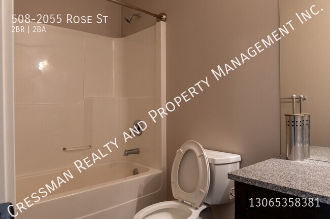 Photo du bâtiment - 2 Bedroom 2 Bath Downtown Upscale Apartment, with parking