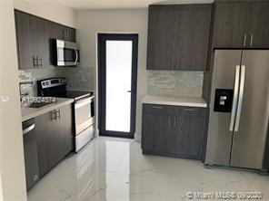 Foto del edificio - 3262 SW 23rd Ter