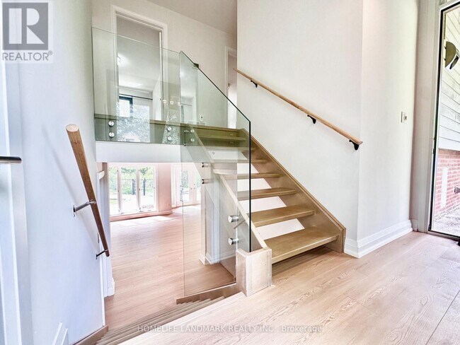 Photo du bâtiment - 1319 Cumnock Crescent