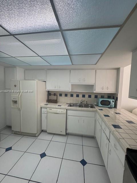 Building Photo - 1301 NE Miami Gardens Dr