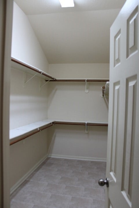 Building Photo - 18114 Surrey Lake Ln
