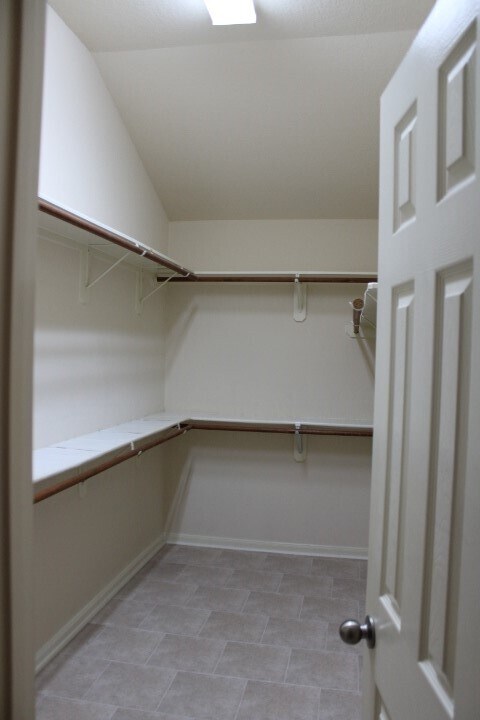 Foto del edificio - 18114 Surrey Lake Ln