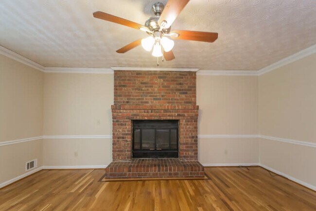 Building Photo - 4333 Alison Jane Dr NE