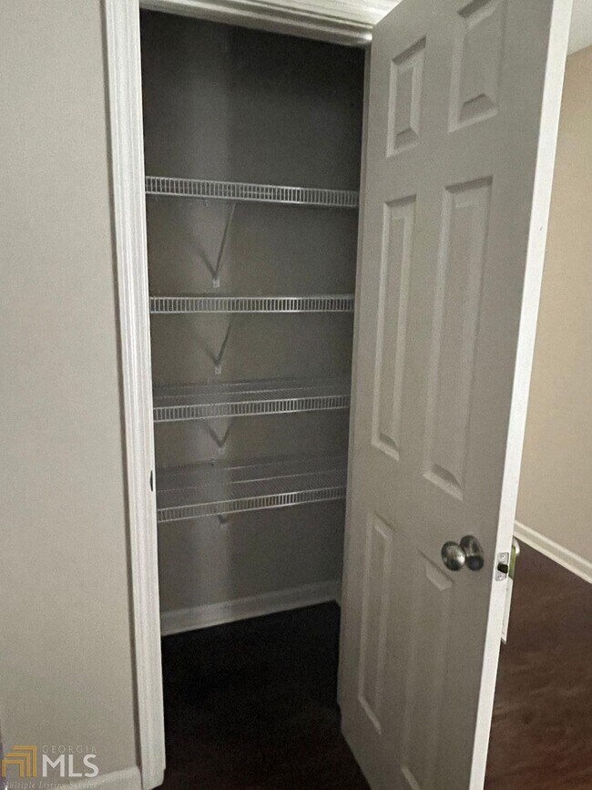 Foto del edificio - 4019 Cliffglen Ct NW