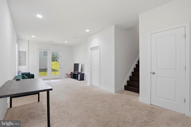 Building Photo - 25419 Hartland Orch Ter