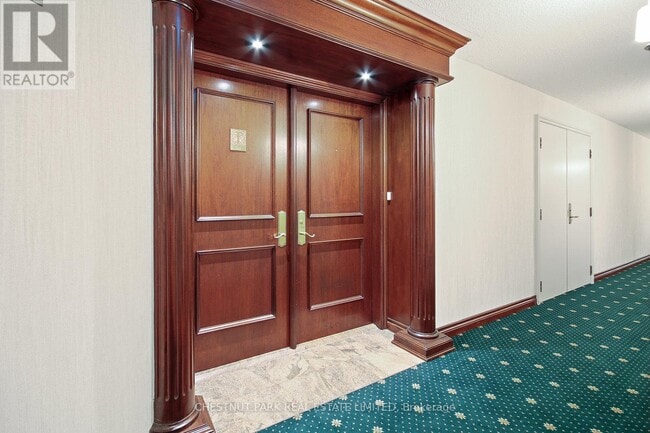 Building Photo - 215-215 The Donway W