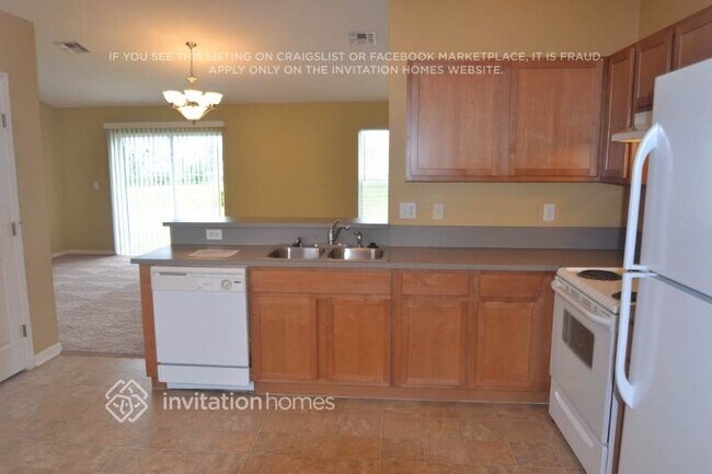 Foto del edificio - 3693 Sandhill Crane Dr