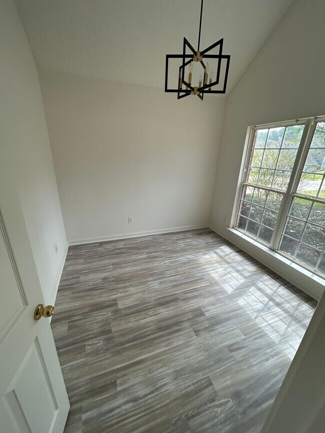 Foto del edificio - 545 Carlton Pointe Dr