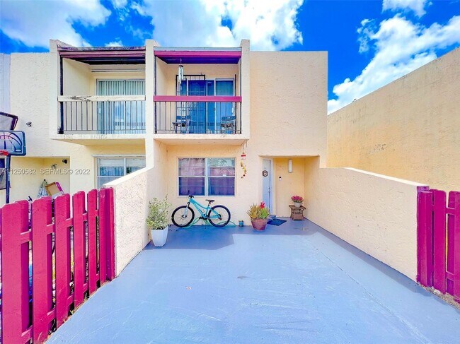 Foto del edificio - 3672 SW 59th Ave