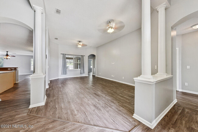 Building Photo - 3030 Piedmont Manor Dr