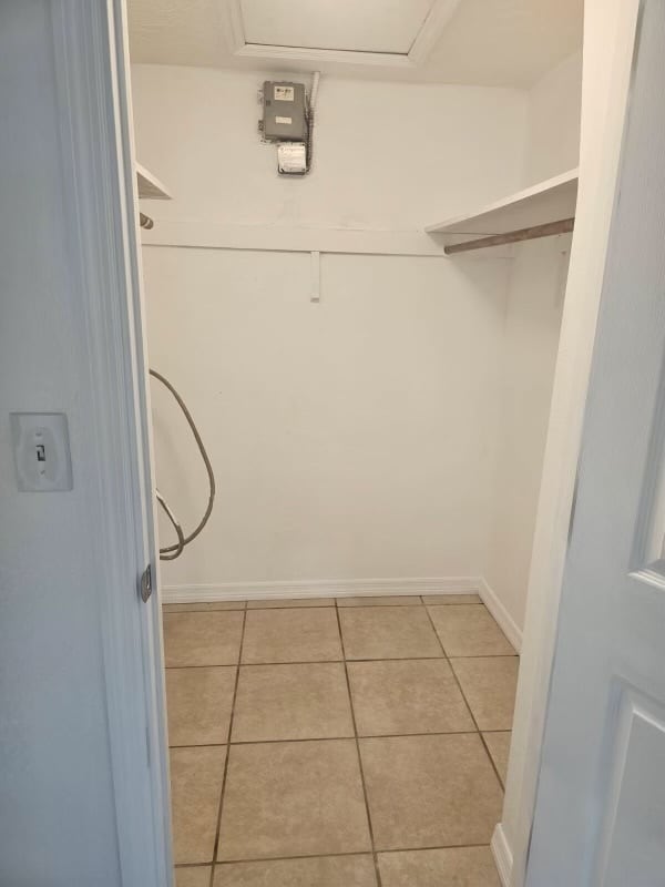 Building Photo - 9815 Hidden Ln