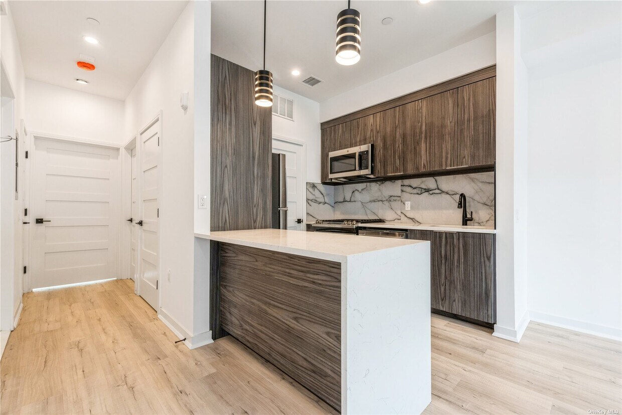 418 Atlantic Ave Unit 111, Oceanside, NY 11572 Apartment for Rent in