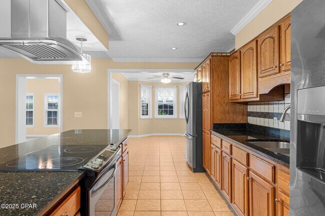Foto del edificio - 6321 Wallace Rd
