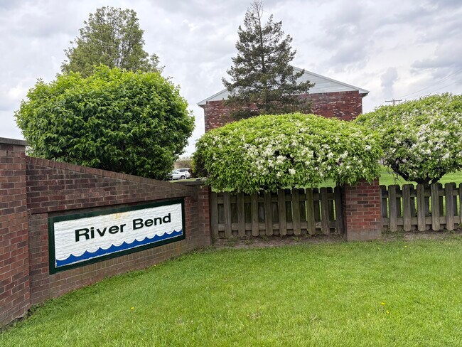 Foto del edificio - River Bend Apartments