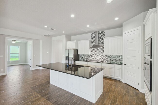 Foto del edificio - 4 Bedroom Single Family in Bastrop