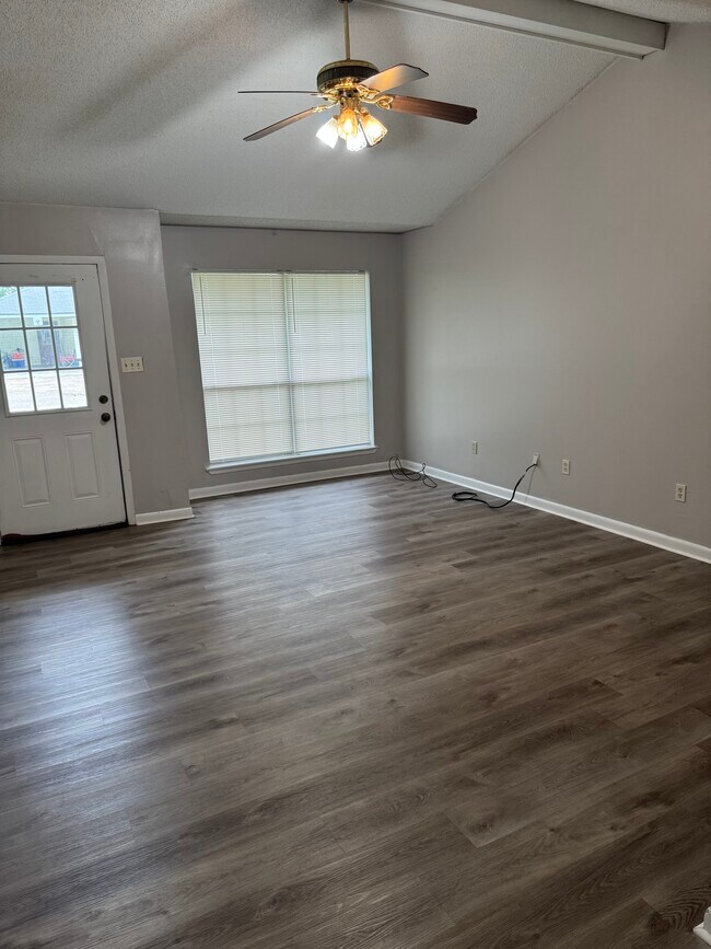 Foto del edificio - 2 Kim Ln