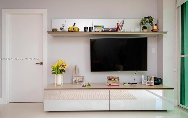 Foto del edificio - 800 Claughton Island Dr