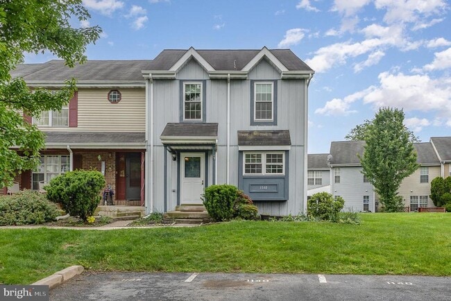 Building Photo - 1140 Hedgerow Ln